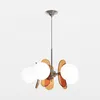 Model 3D lampy sufitowej Mid-Century Modern z trzema kulistymi kloszami z matowego szkła i żywymi akcentami w kolorze bursztynowym w formatach MAX, RAR i SKP
